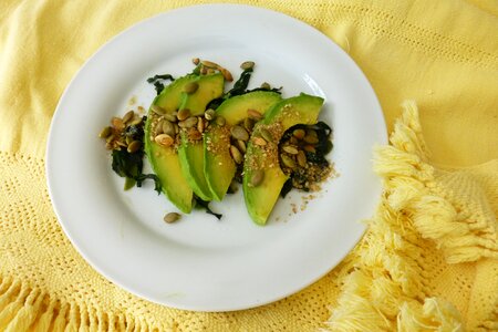 Algae nuggets avocado salad
