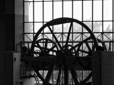 Wheel window