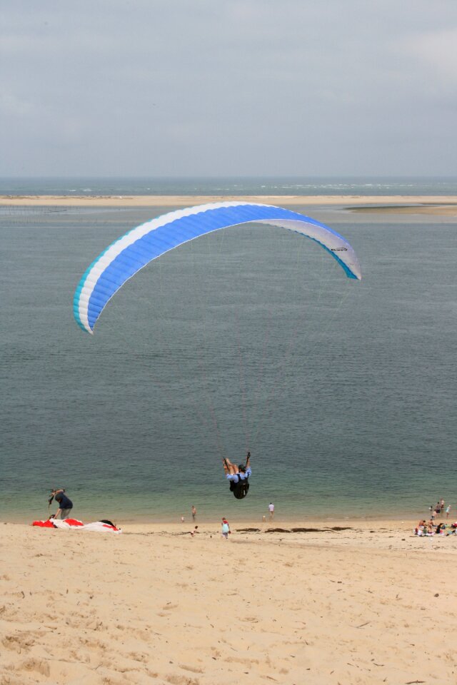 Paraglider sport coast