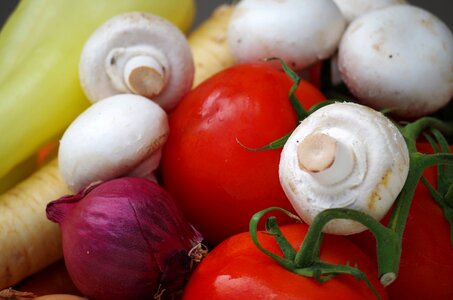 Tomatoes mushrooms paprika