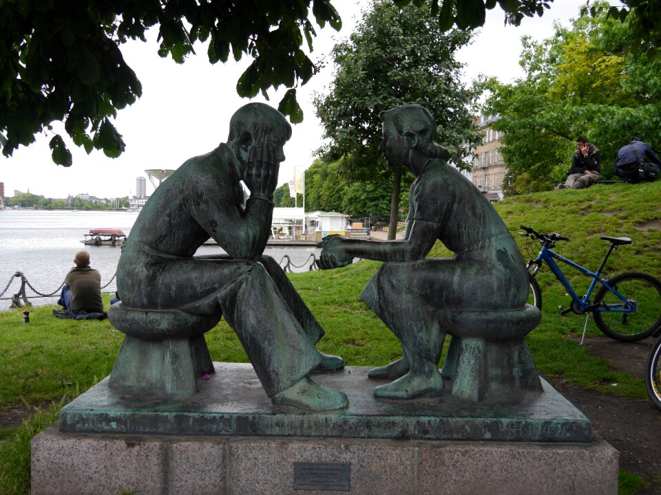 Couple pensive benches