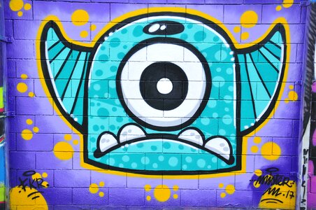 Graffiti image wall