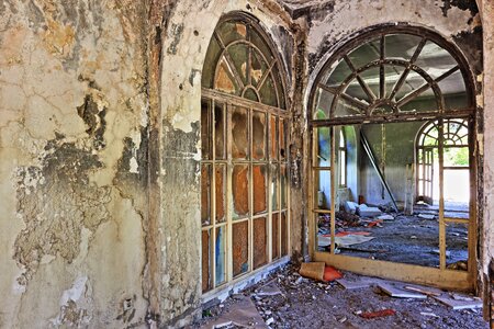 Hotel war damage
