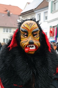 Move mask masquerade