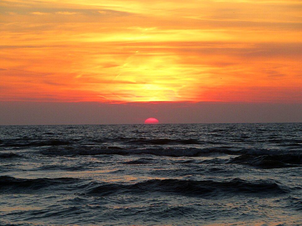 Peaceful sun waves