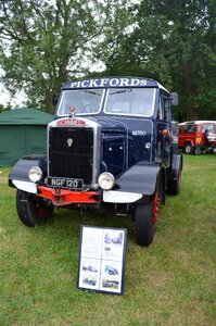 Traction engine truck