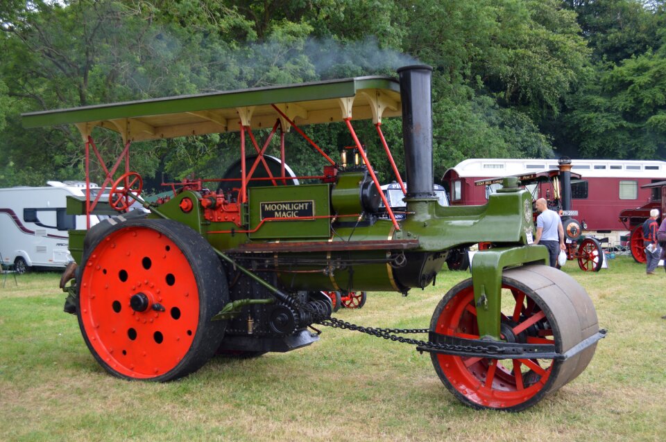 Engine traction engine