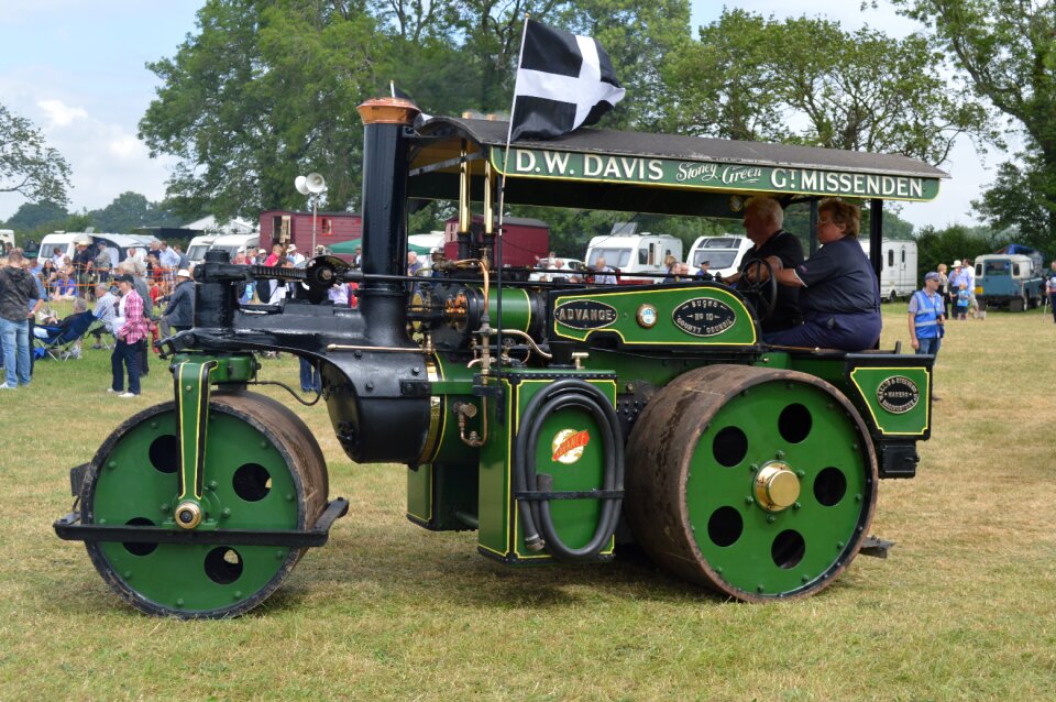 Engine traction engine