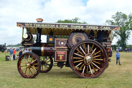 Engine traction engine