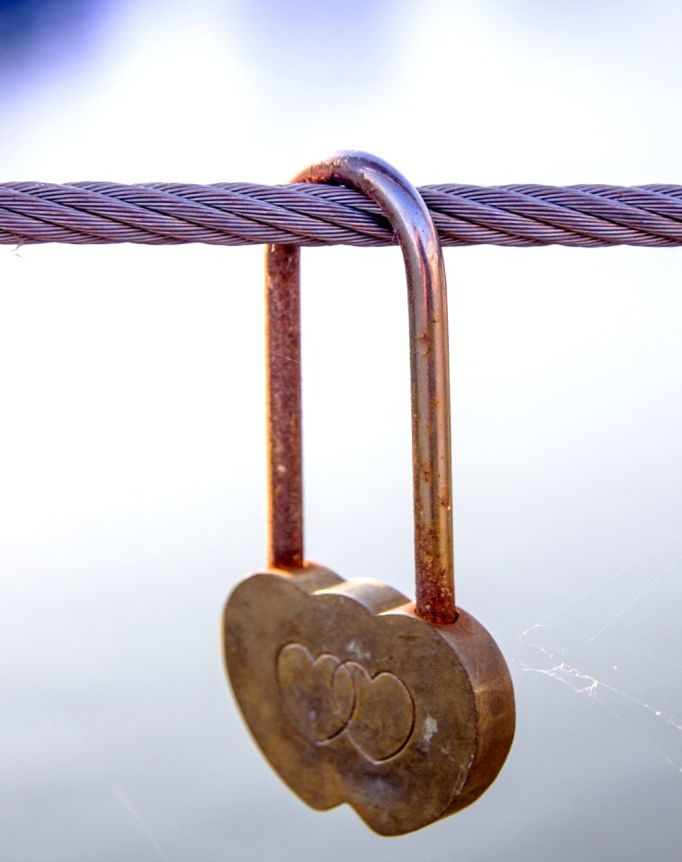 Love padlock connection