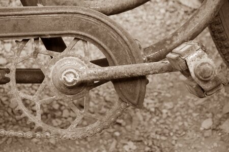 Bike pedals chain photo