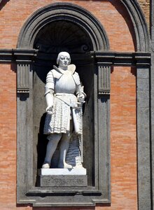 Statue niche character