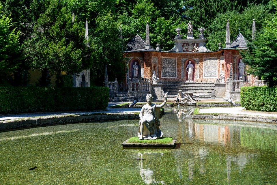 Fountain bubble pond
