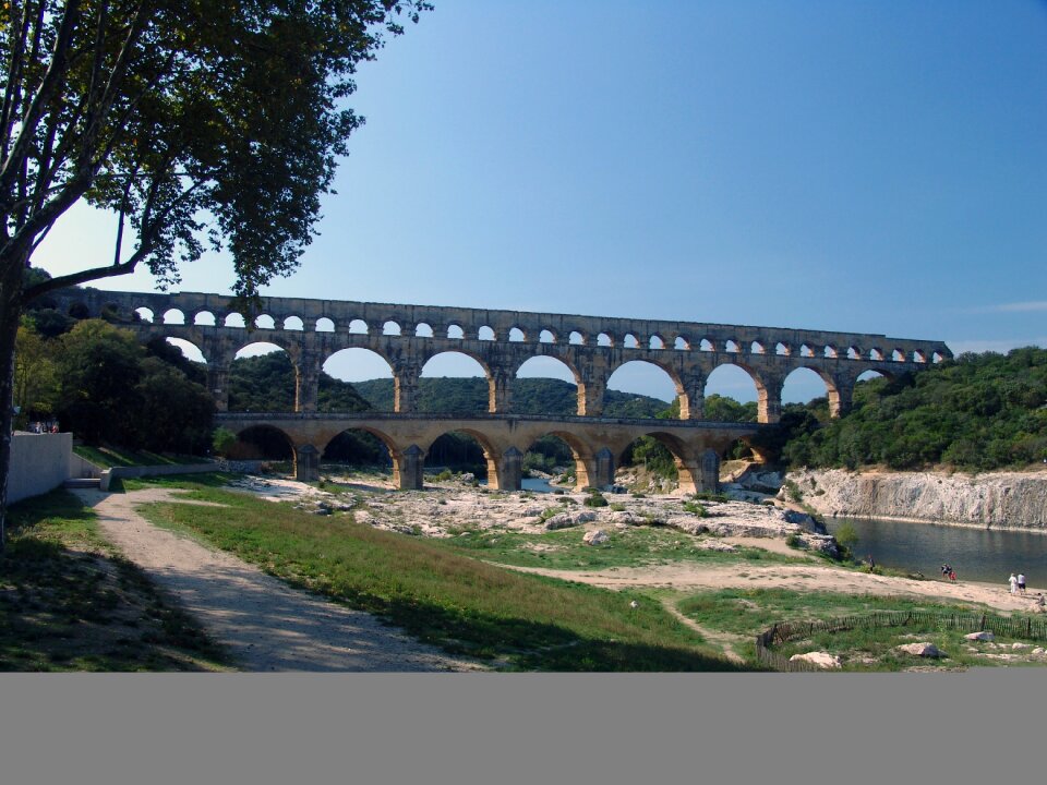 Building bridge historically