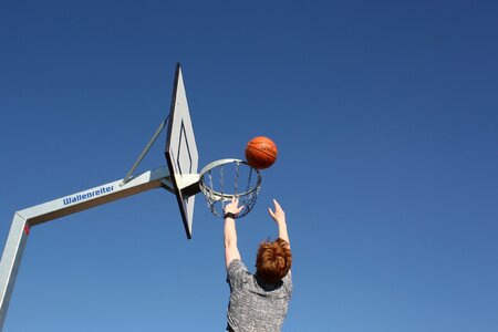 Play ball game basket