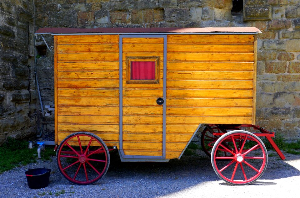 Transport wheels vehicle