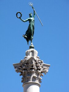 Statue symbolic monument