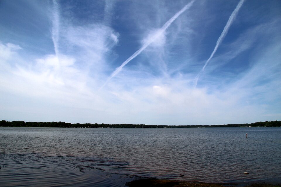 Lake contrails photo