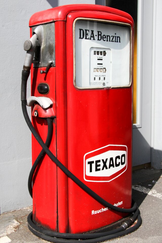 Old gas pump exhibit refuel