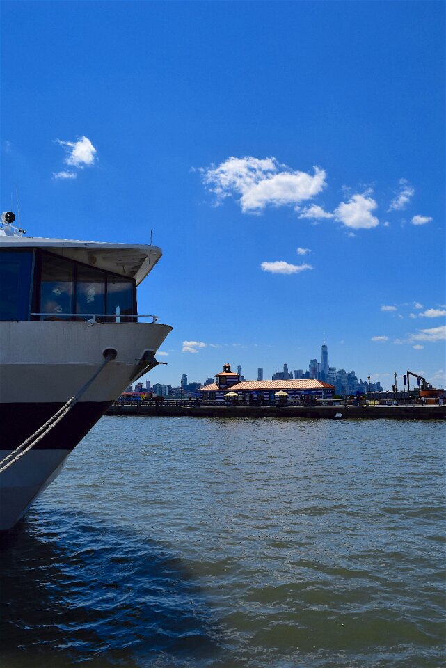 Nyc cruise ship river