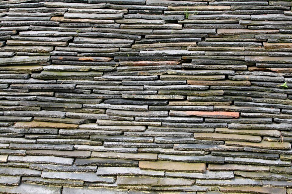 Pattern wall construction