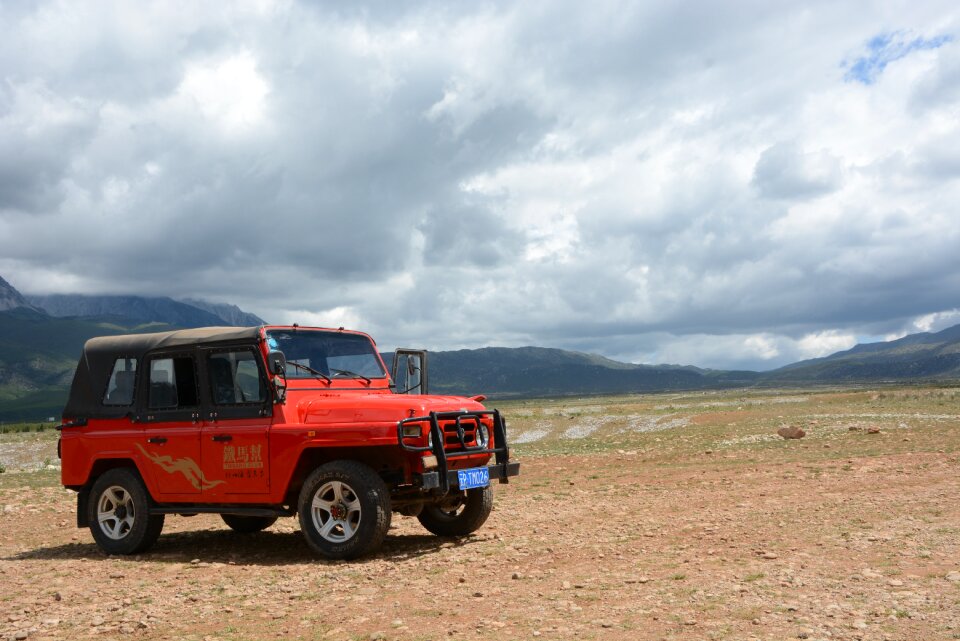 Lijiang the jade dragon snow mountain jeep