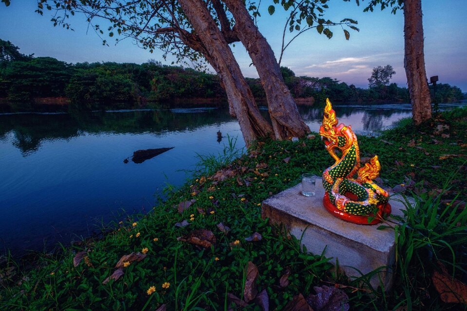 Serpent waterfront spectacular