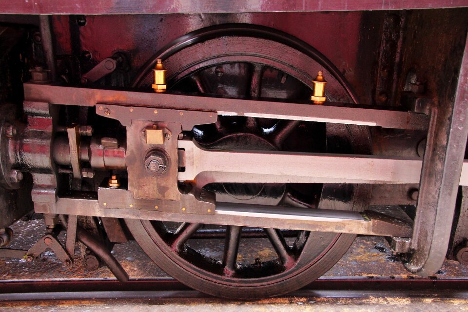 Transport wheel rail
