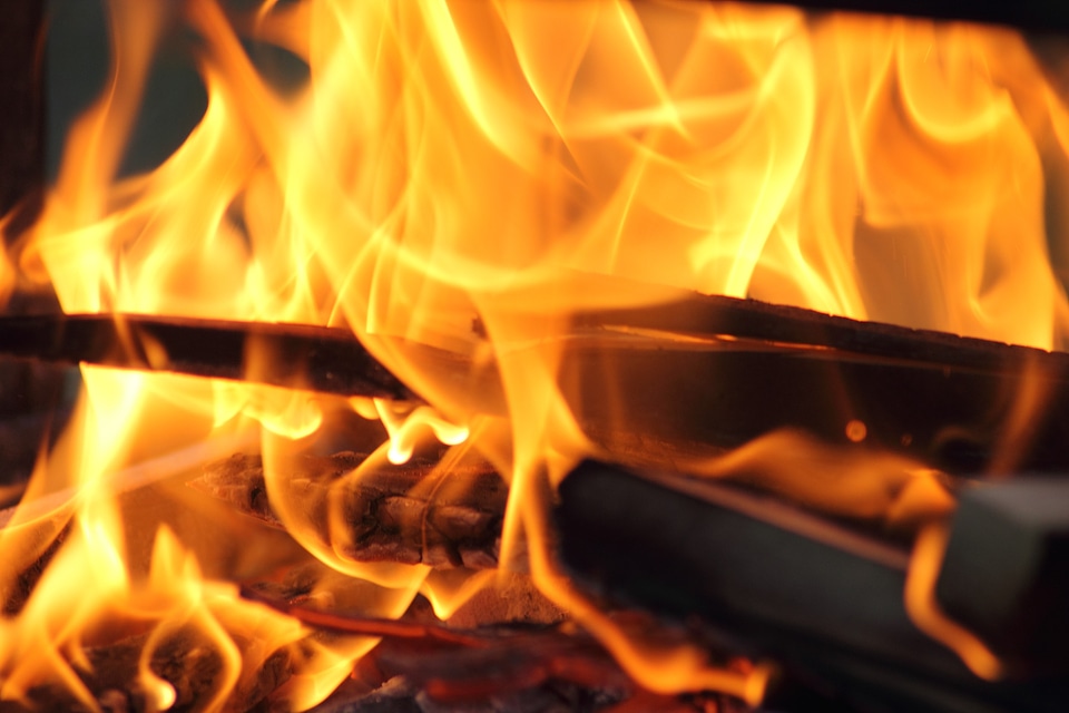 Burn charcoal barbecue