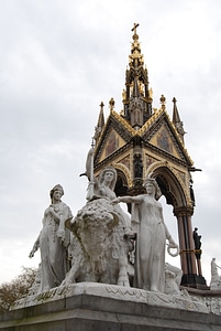 London statue stonework