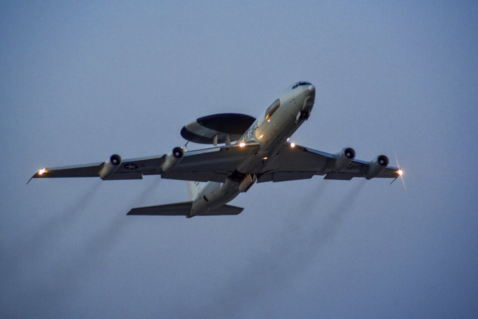 Aircraft radar aviation