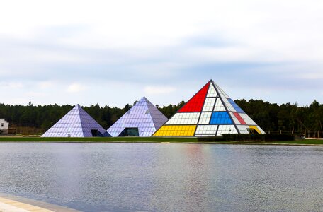 Pyramid changle network dragon
