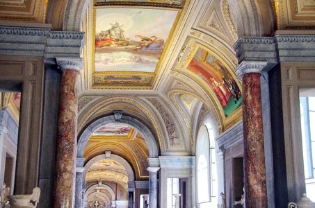 Museum gallery decoration
