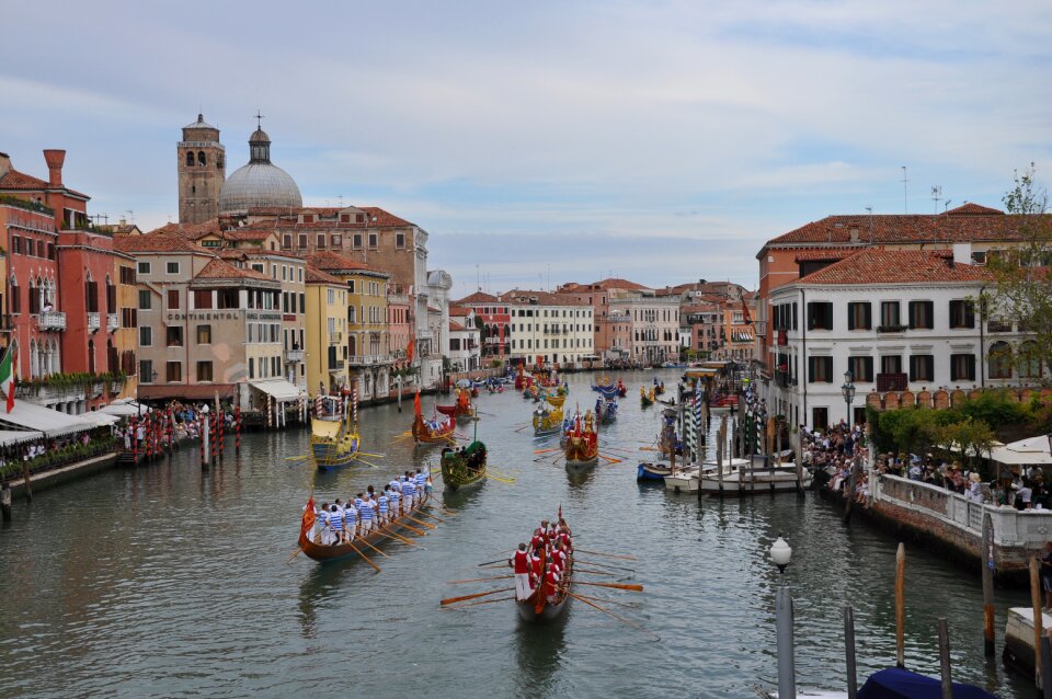 Travel canal italian