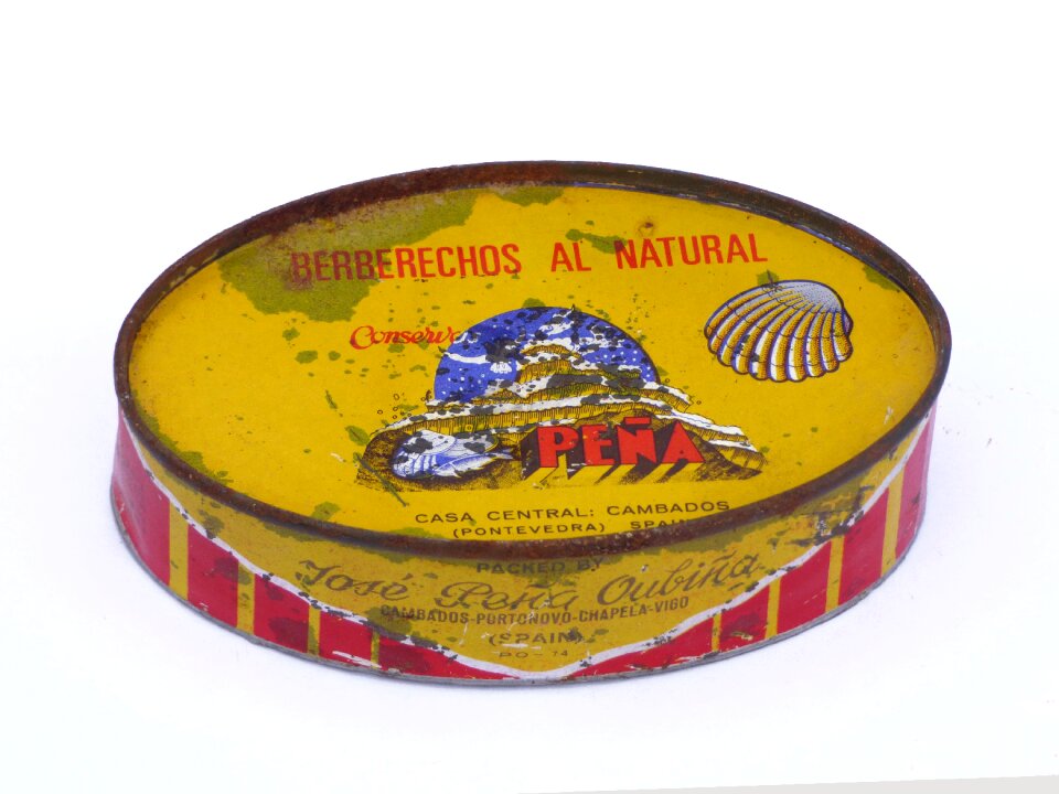 Vintage canned cockles
