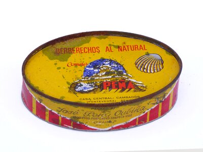 Vintage canned cockles