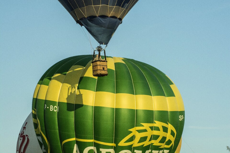 Balloon races racing games