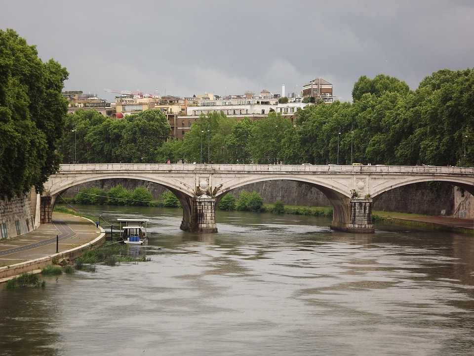 Ponte st angelo river bridge of angels