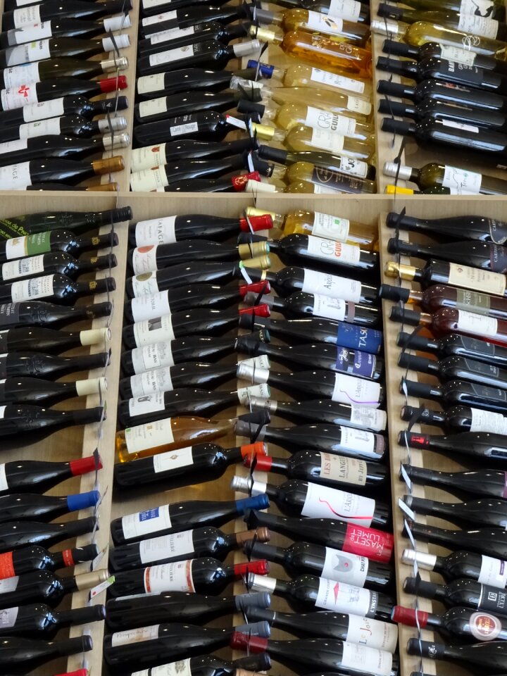 Red wine wine bottle rack drink