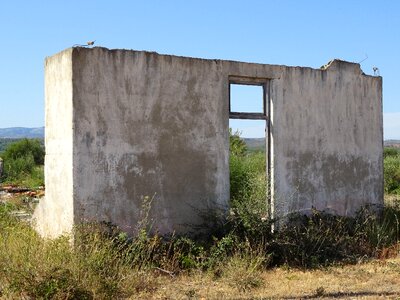 Ruins france vacuum