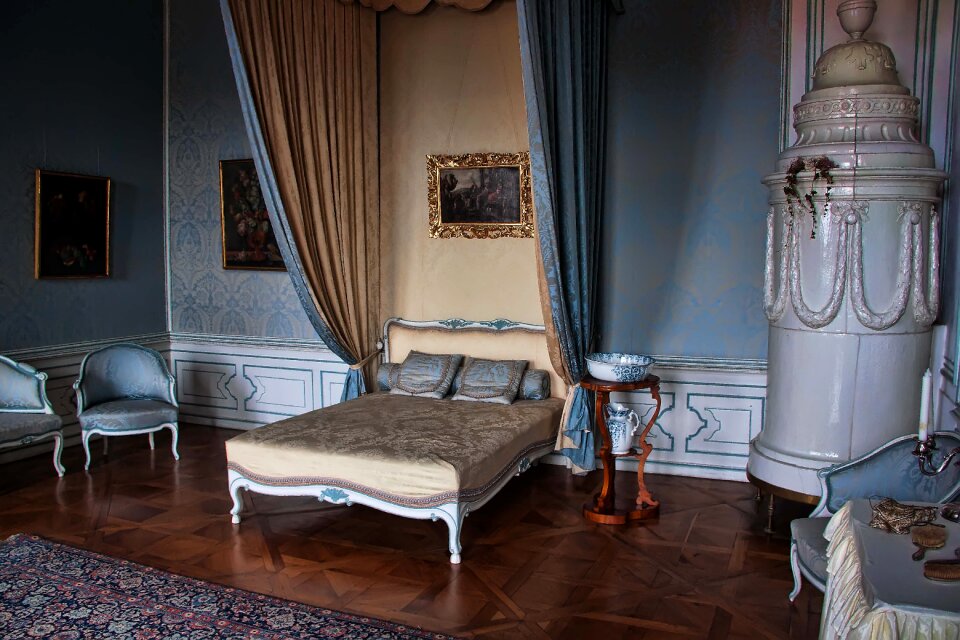 Lock bed history