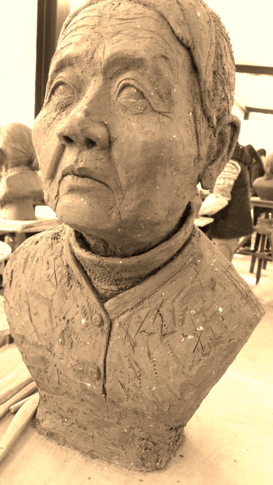 Sculpture clay sculpture old people