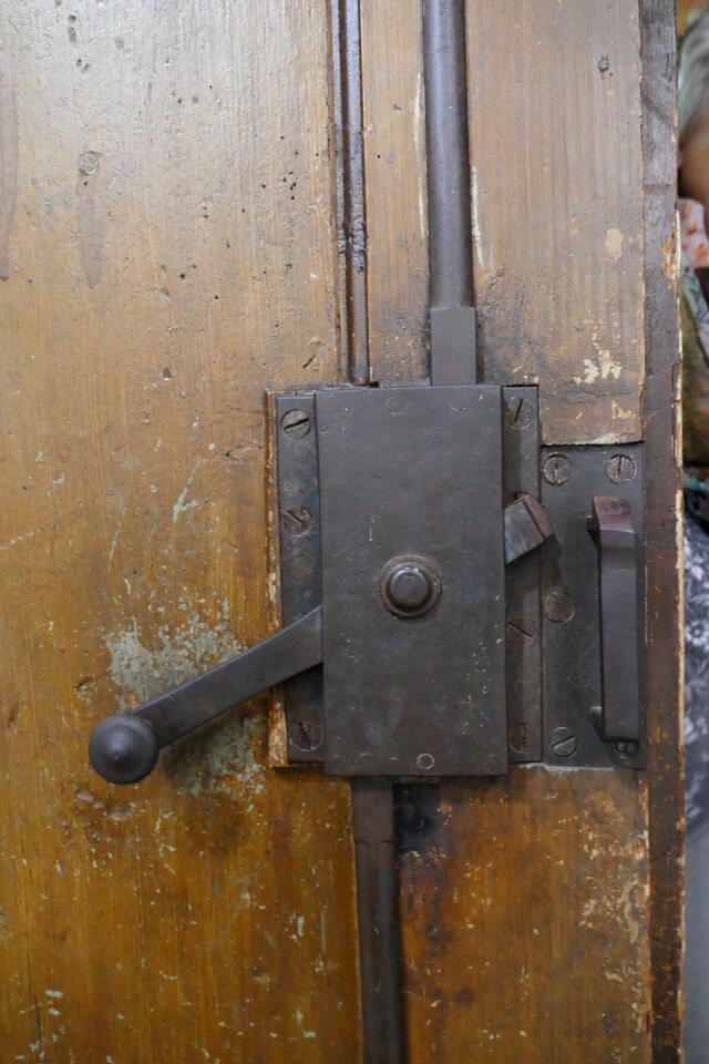 Locks to security antique