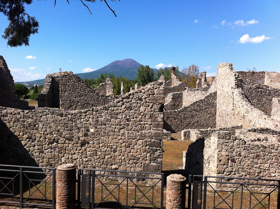Volcano archeology roman