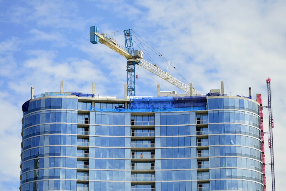Building glass crane
