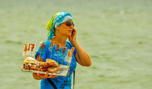 The seller sweets blue
