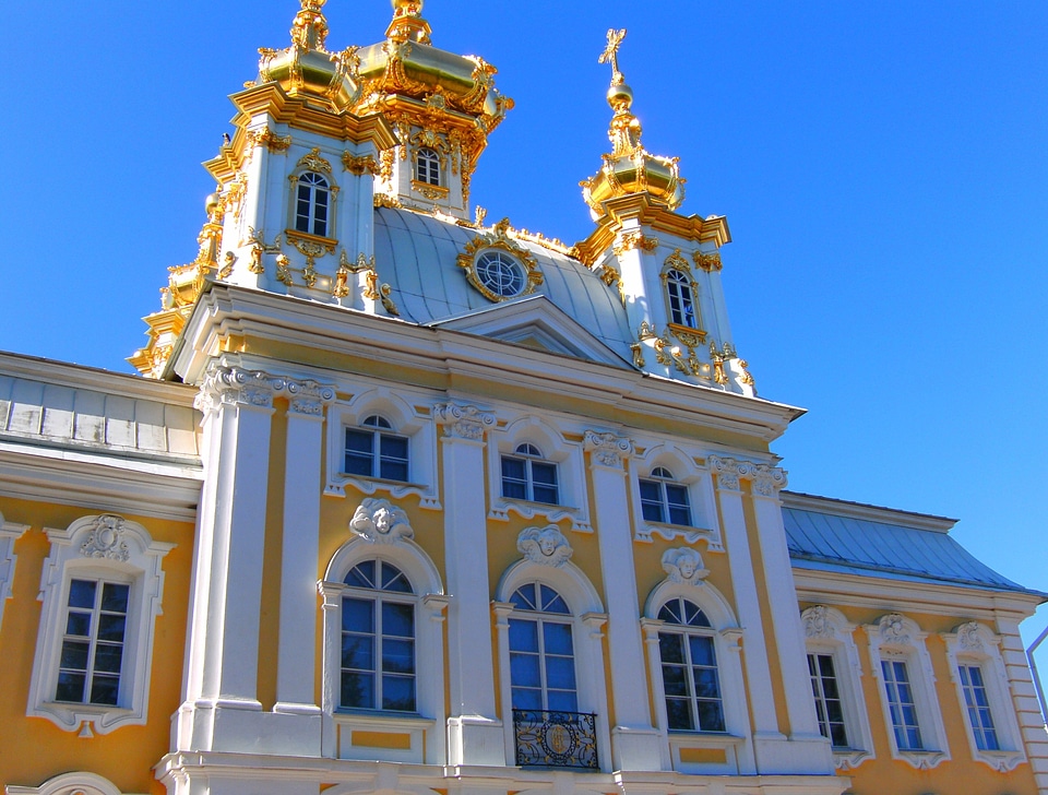Russia palace gold