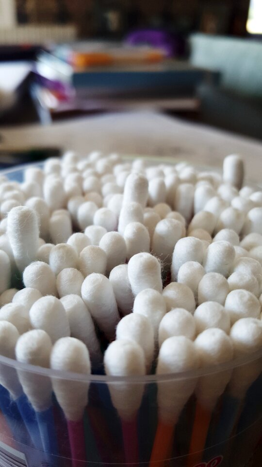 Bud ear ear bud
