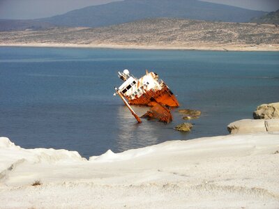 Cyclades island hopping wreck photo
