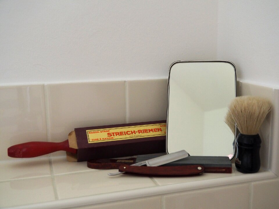 Shaving soap bart mirror